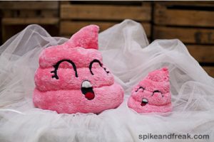 cacas de peluche rosa