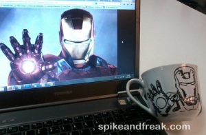 taza pintada con imagen de Ironman