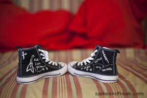 Zapatillas pintadas a mano estilo converse